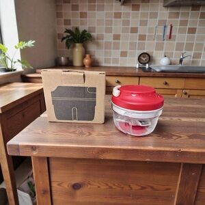 New-Tupperware Chili (color) Chop ‘N Prep Chef